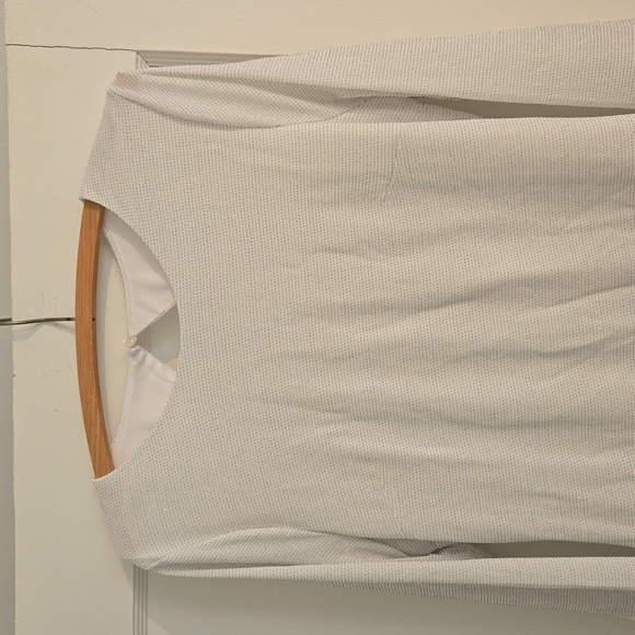 Audrey Parks white mini dress with shine and feathers - Picture 5 of 10